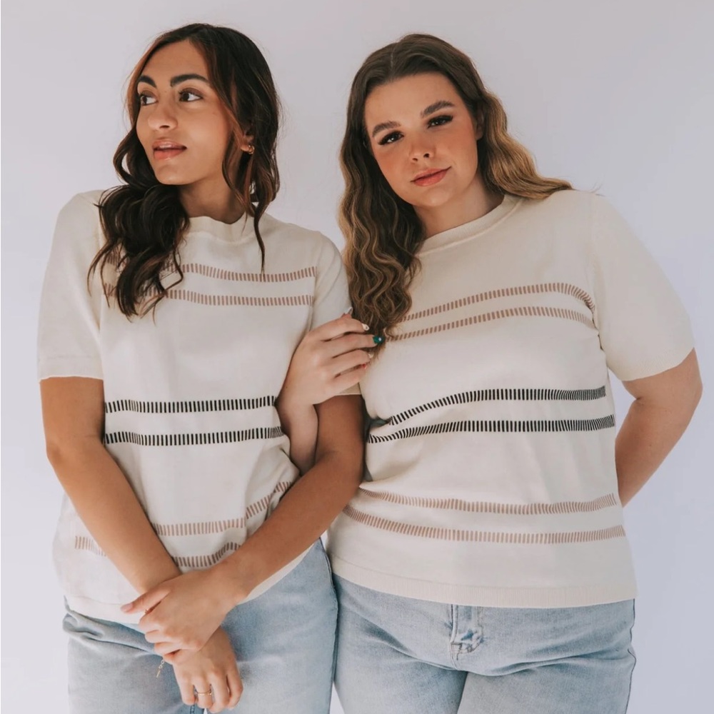 Short-Sleeve Sweater Top - Picture 2 of 6